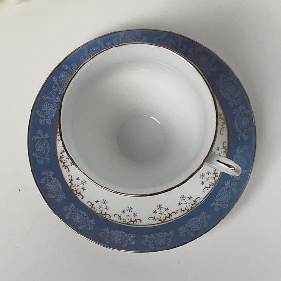 TEA Cup & Saucer White Blue Lustreware and Gold Trim - Picture 3 of 11